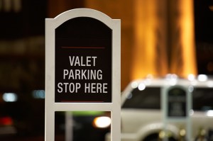 how much to tip valet