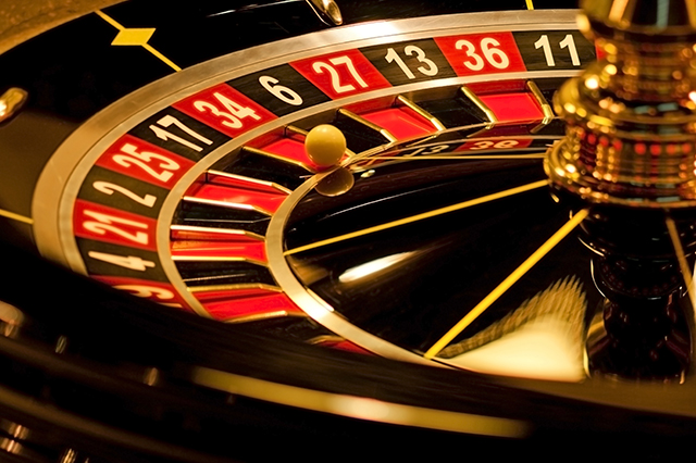 resorts world new york - roulette table