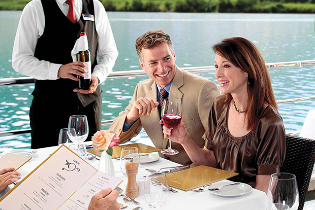 river cruises couple Al fresco Dining on the AmaVida.