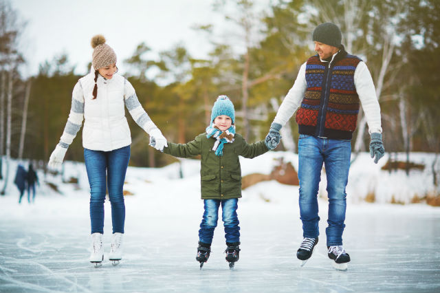 best outdoor ice skating rink 