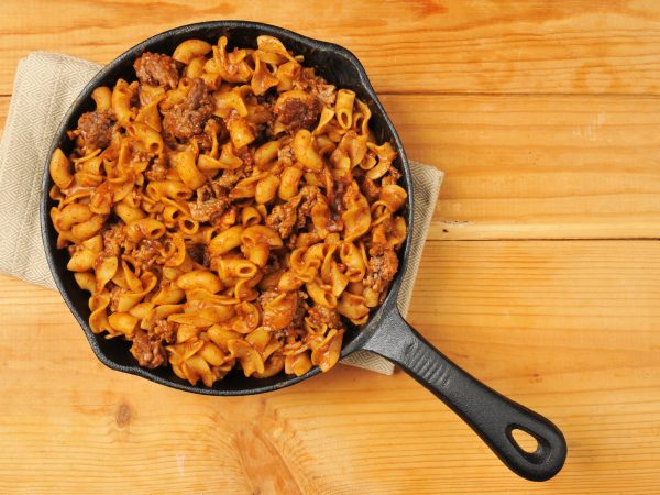 Chili macaroni skillet