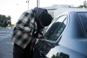 how to report a stolen car