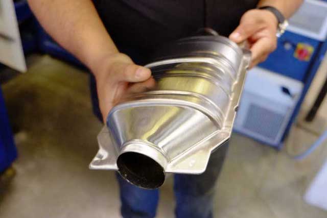 why are catalytic converters stolen?