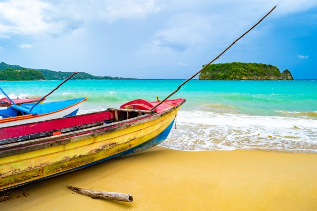 sustaimable caribbean - jamaica beach