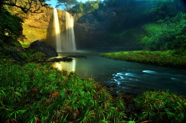 hawaii waterfall